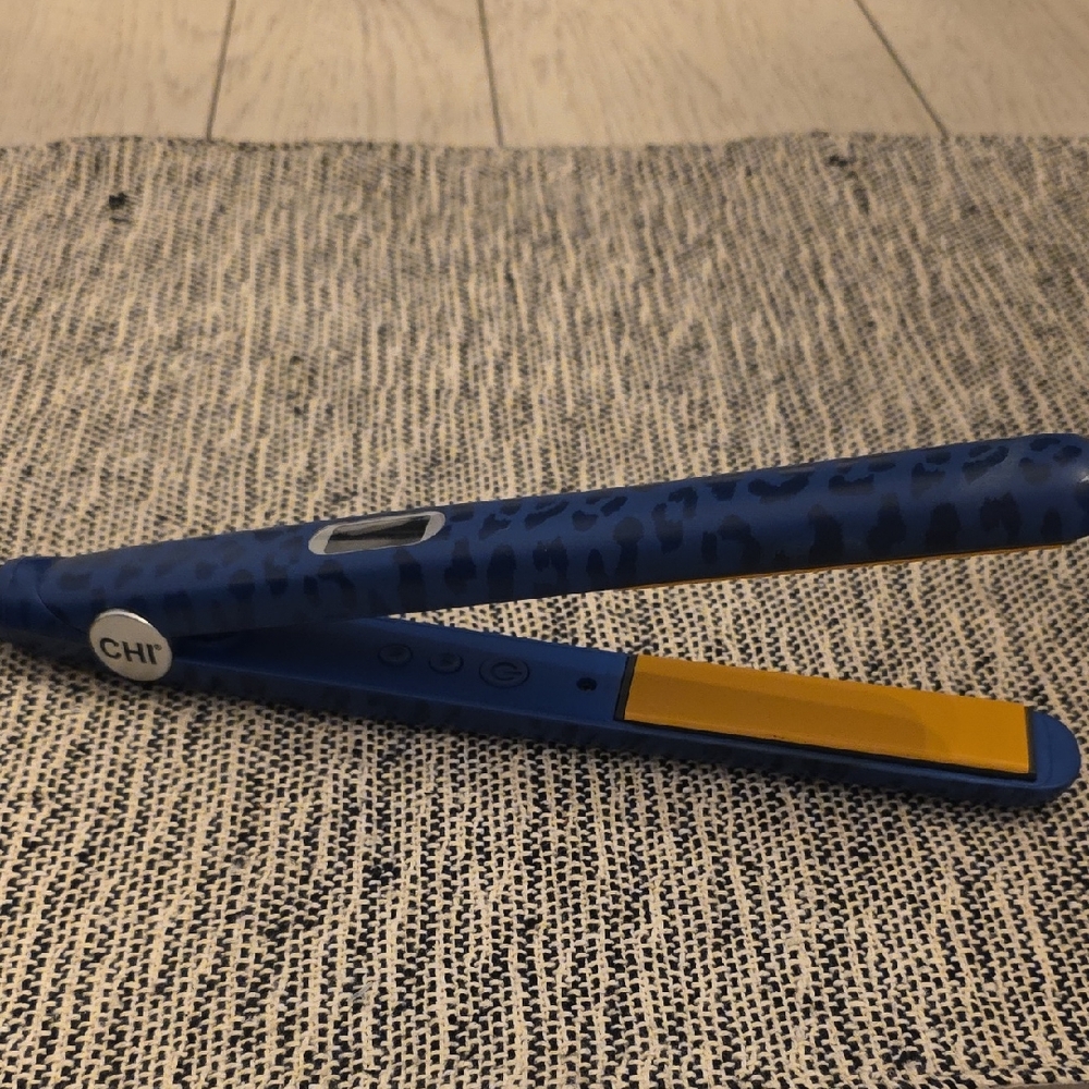CHI Hear Me Roar 1" Blue And Black Leopard Hair Flat Iron Straightener